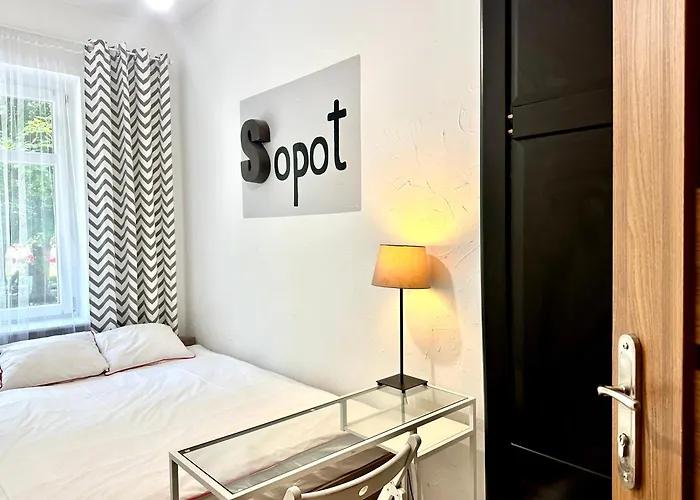 Pokoje W Centrum Sopotu I Parking Free בית אירוח *